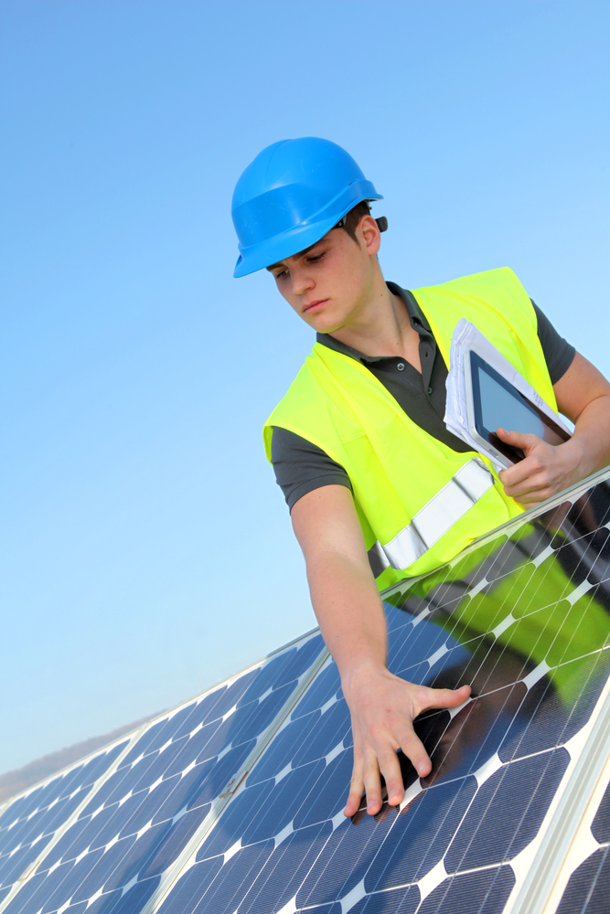 shutterstock_96602728 (1)_Solar_PV_repairs